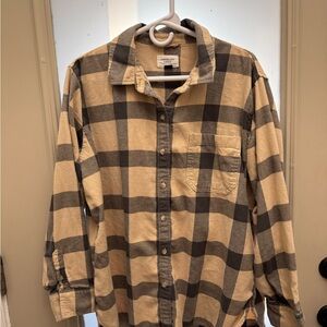 American eagle women’s flannel black and light blue plaid size large